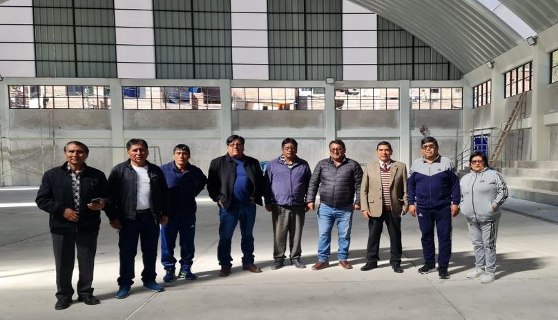 Equipo institucional en los ambientes deportivos.