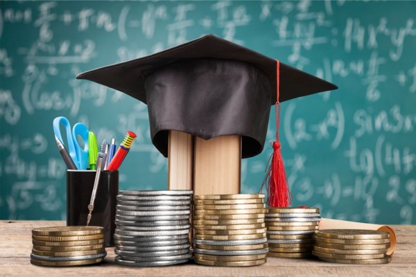 Becas y Créditos